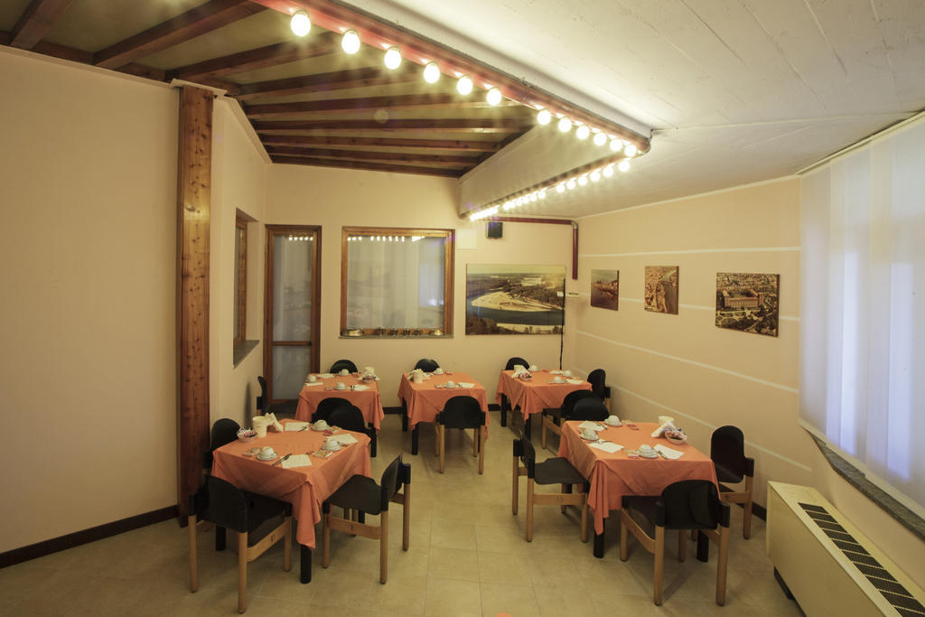 Hotel I Diamanti Garlasco Exterior photo