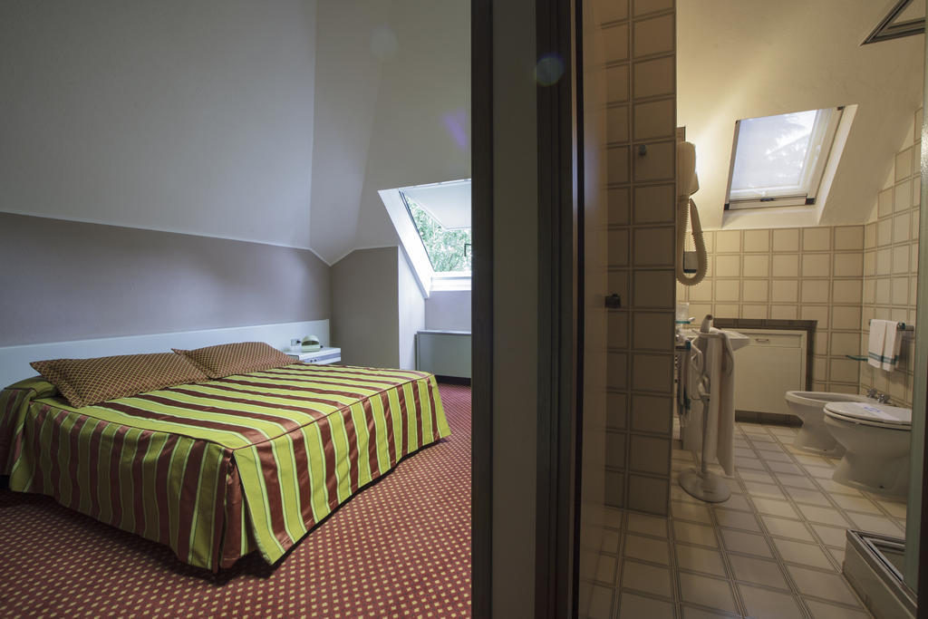 Hotel I Diamanti Garlasco Room photo